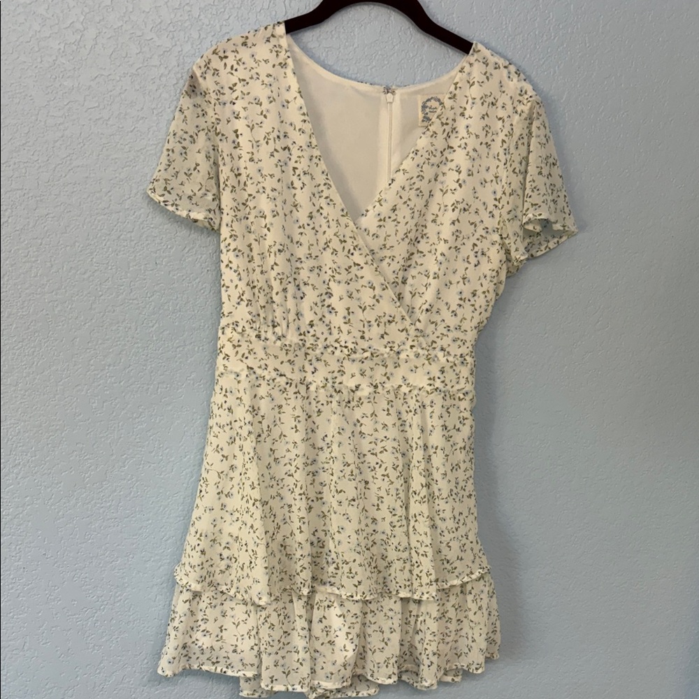Blue Rain - Short Sleeve V-Neck Ivory Floral Romper With Tie Back Size M